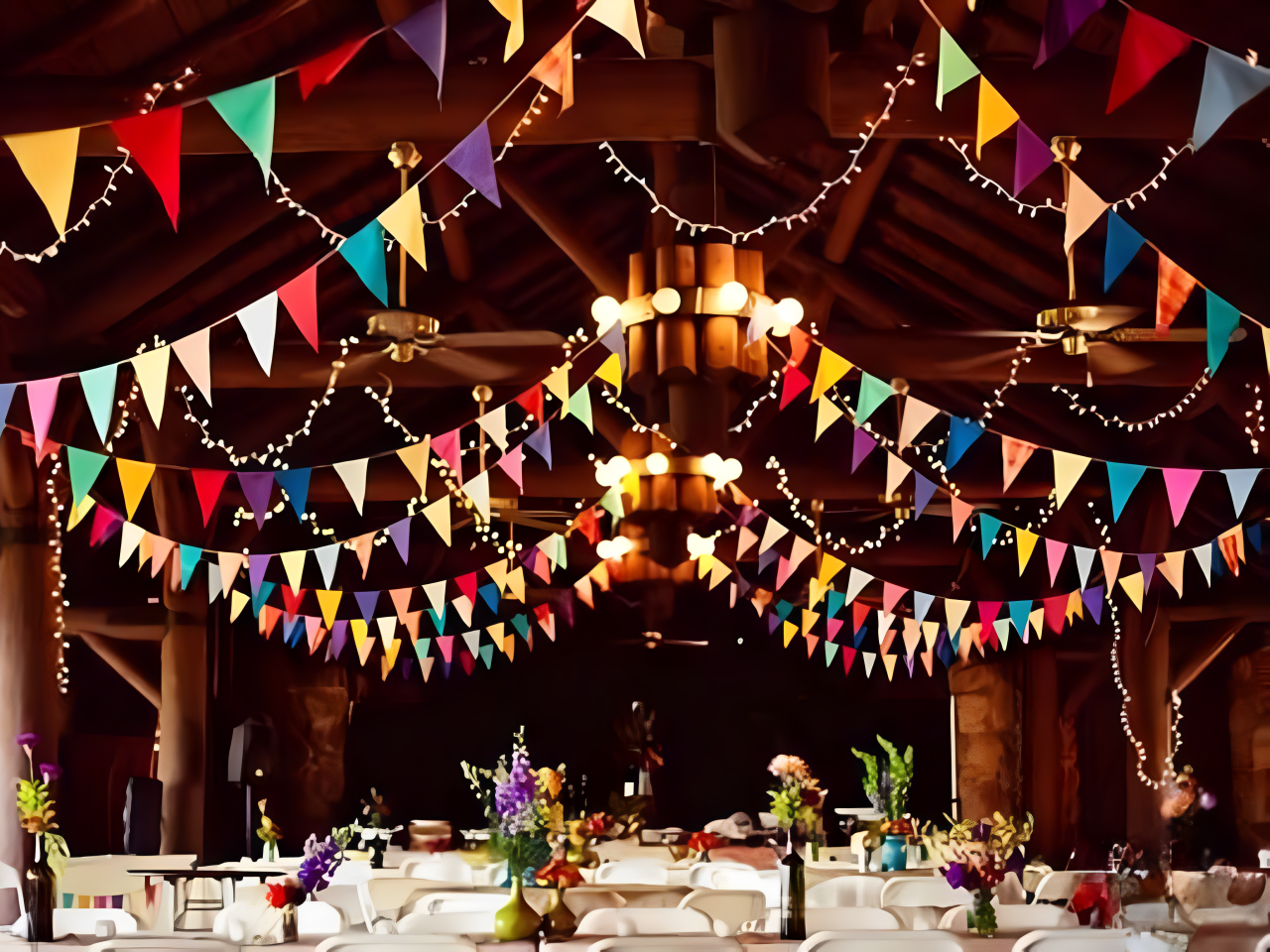 restaurante decorado de festa junina com bandeiras no teto